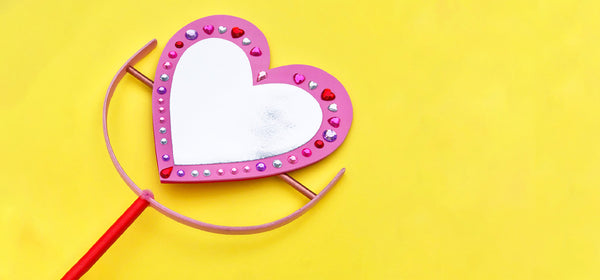 A Super Sparkly Valentine’s Day Craft for Kids!