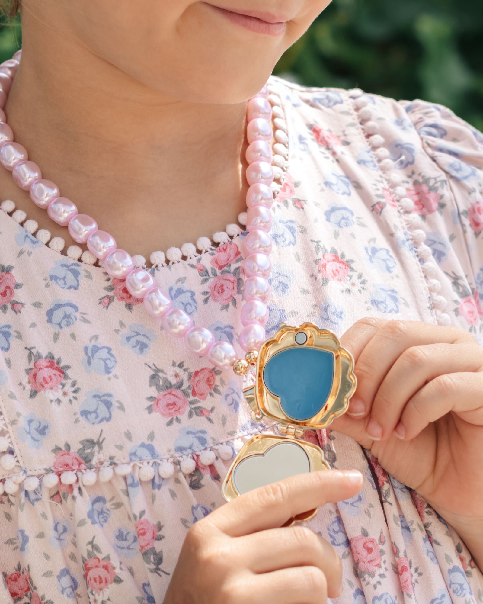 Sparkle Shell Lipgloss Locket