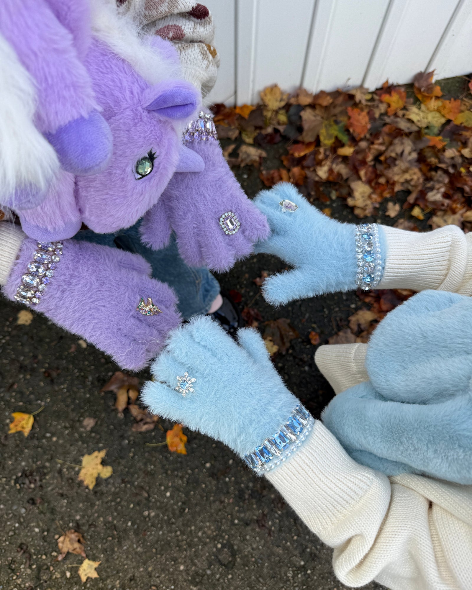 Disney Frozen Elsa Winter Jeweled Gloves